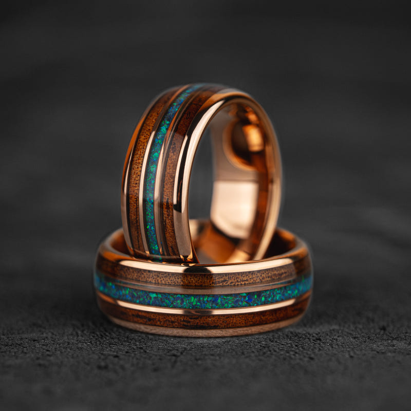 Velvet Ivy - Bague en tungstène or rose clair en opale verte et baril de whisky