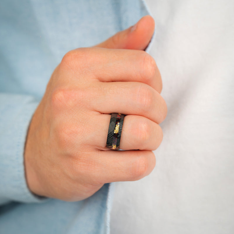 CRIMSON PROMISE - Bague de luxe pour homme en acier de Damas avec incrustation d'opale rouge et de paillettes d'or