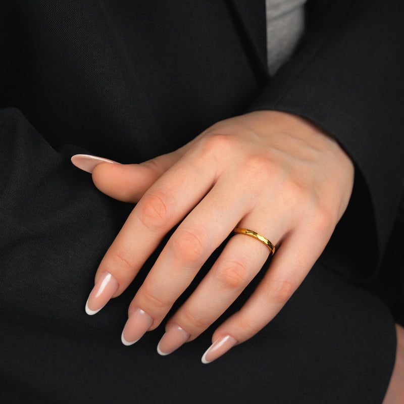 Bague en tungstène martelé VANTA GOLD - 2mm