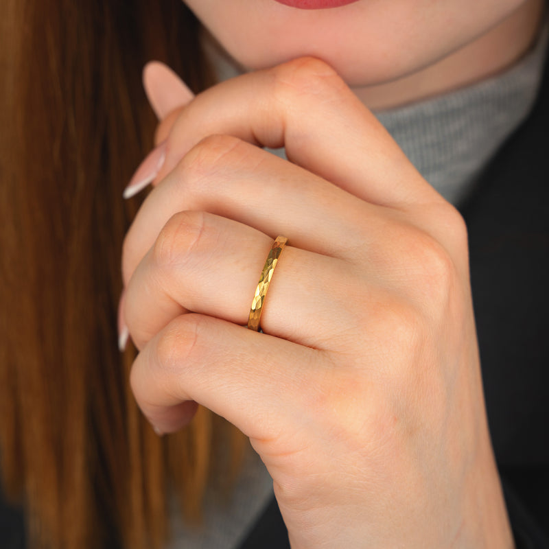 Bague en tungstène martelé VANTA GOLD - 2mm