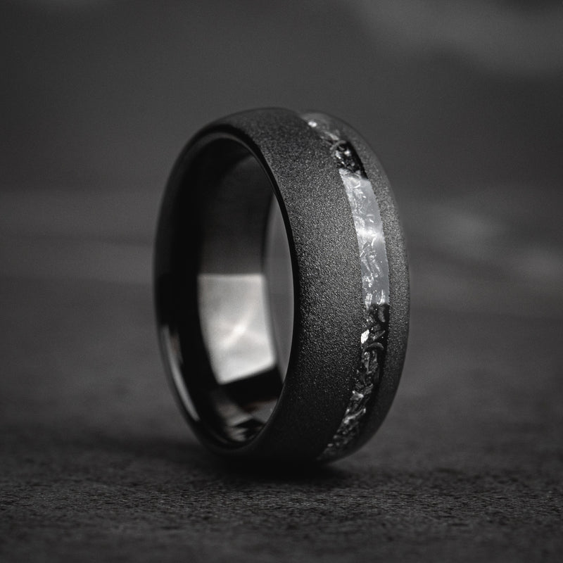 Ombre Veine - Bague en tungstène météorite écrasée noire
