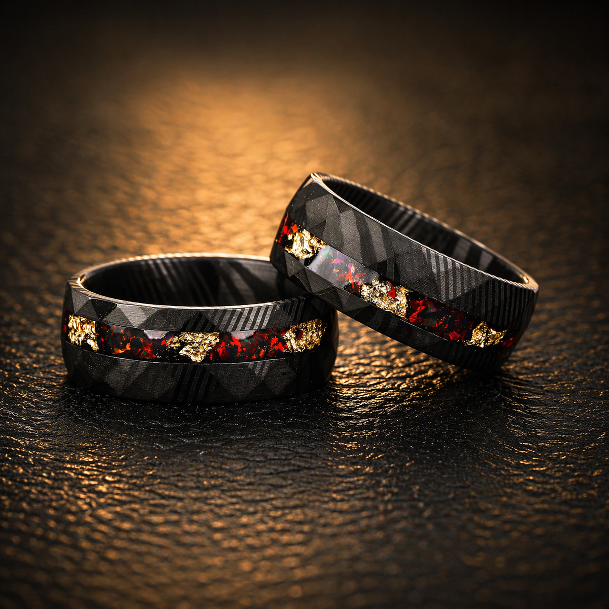 CRIMSON PROMISE – Luxuriöser Herrenring aus Damaststahl mit roter Opal- und Goldflockenintarsie