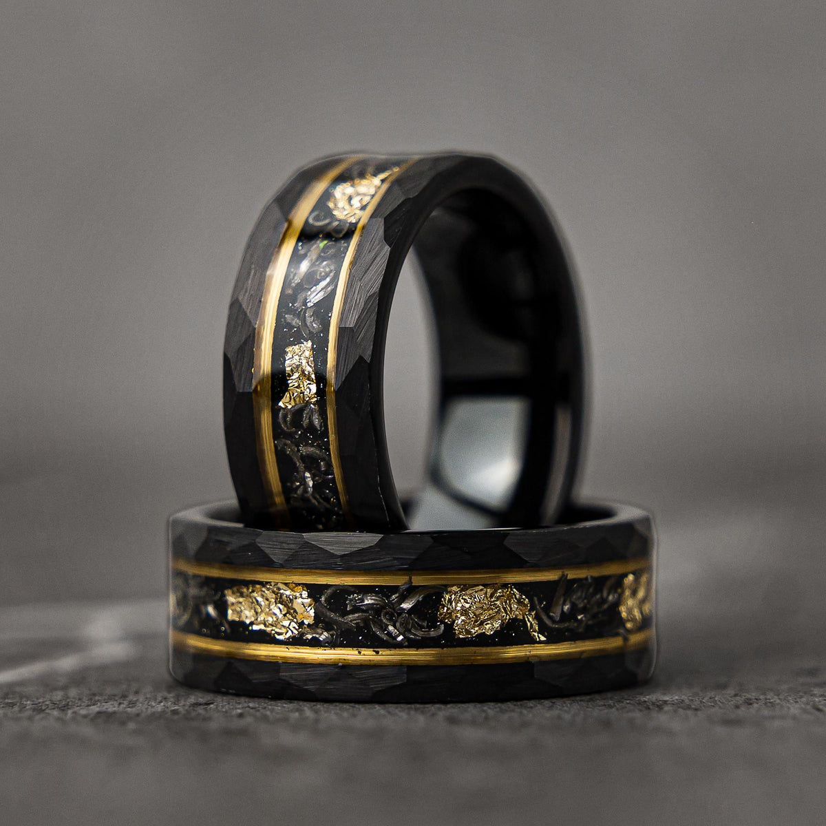 Blackforge Aurum - Damaszener Meteorit mit Blattgold Herren Ehering